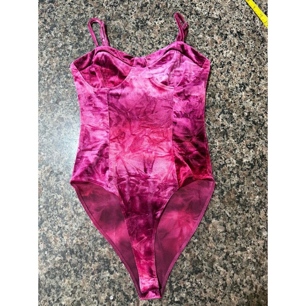 Forever‎ 21 Pink Crushed Velvet Bodysuit Sweetheart Neckline Medium Magenta